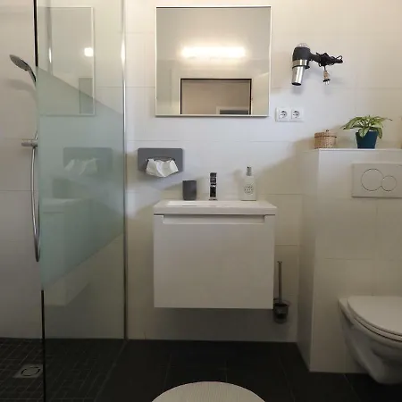 Warmbad Apartment *